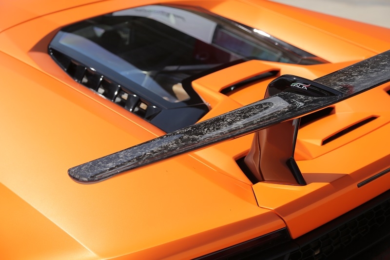 lamborghini huracan performante nhan giai thuong cua autocar
