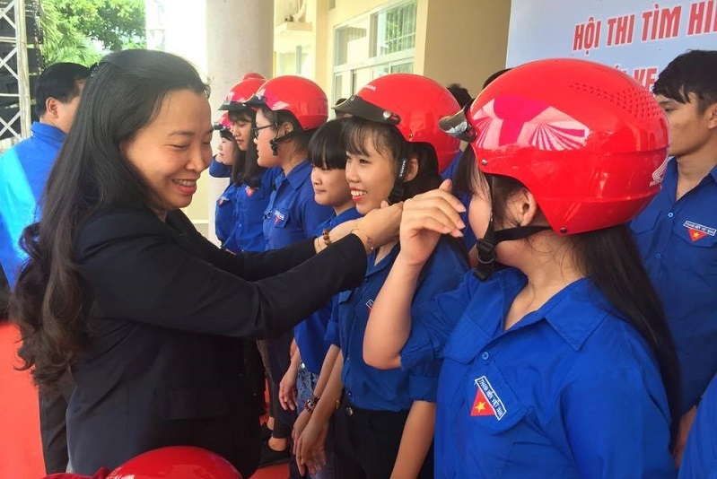 honda trao 500 mu bao hiem cho thanh nien dac lak