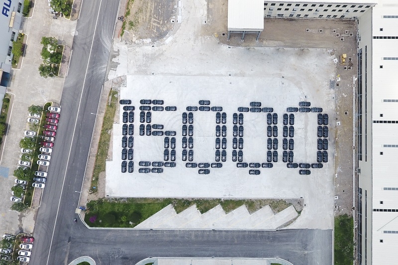 Xuất xưởng chiếc Hyundai Santa Fe thứ 15.000 tại Việt Nam xuat xuong hyundai santa fe thu 15000 tai viet nam