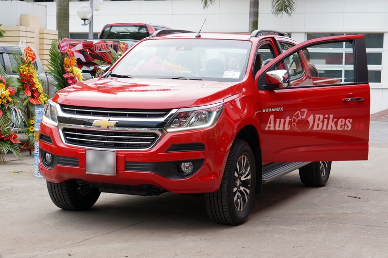 10 o to ban chay nhat viet nam thang 102017