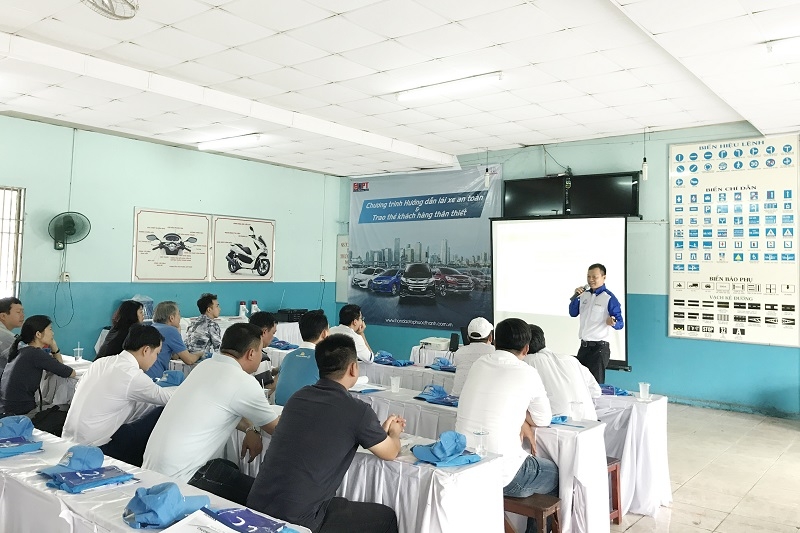 honda chu trong dao tao lai xe o to an toan