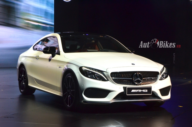 Mercedes trưng bày dàn xe hơn 150 tỷ tại Hà Nội mercedes trung bay dan xe hon 150 ty tai ha noi