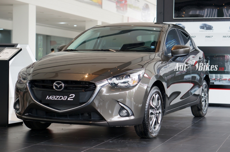 gia mazda2 bat ngo tang 30 trieu dong