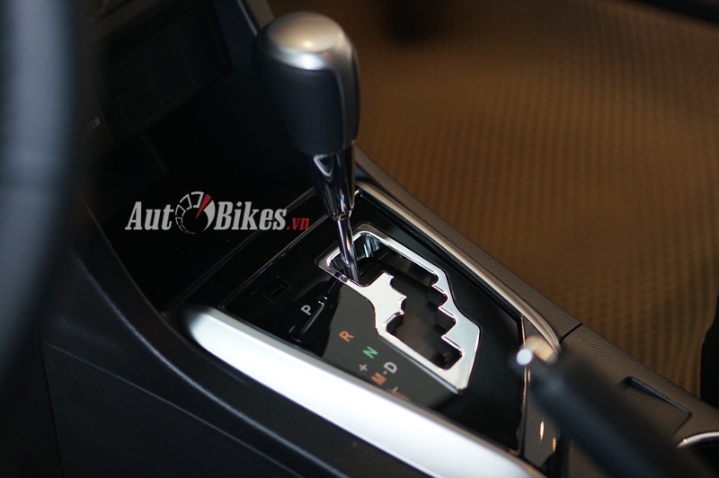 so sanh mazda3 20l voi toyota corolla altis 20v