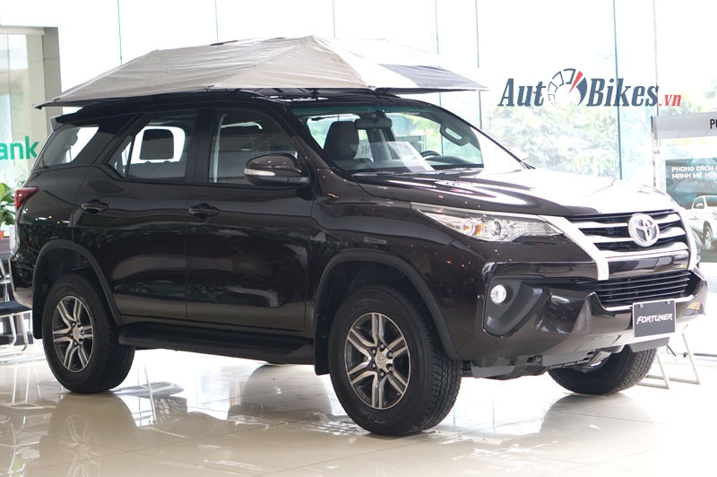 10 o to ban chay nhat viet nam thang 102017