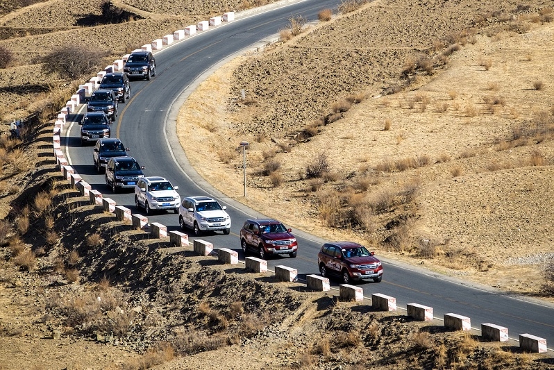 cung ford everest chinh phuc dinh everest