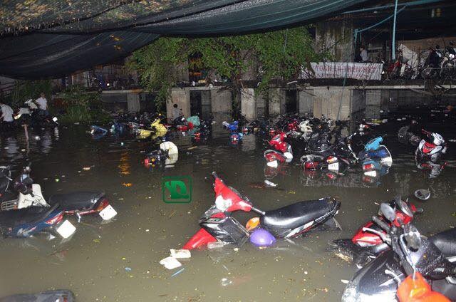 xe may chim trong bien nuoc tai tp ho chi minh