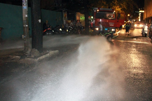 xe may chim trong bien nuoc tai tp ho chi minh