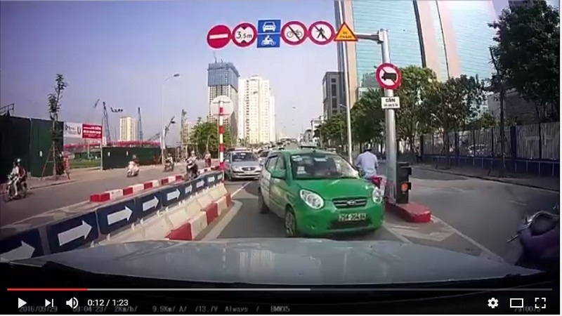 o to xe may chen chuc di nguoc chieu tai ha noi