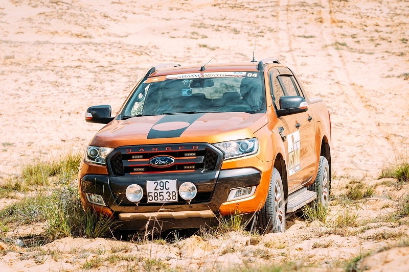 10 o to ban chay nhat viet nam thang 102017