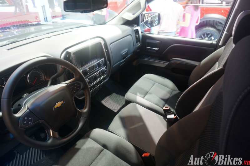 can canh chevrolet silverado midnight dau tien ve viet nam