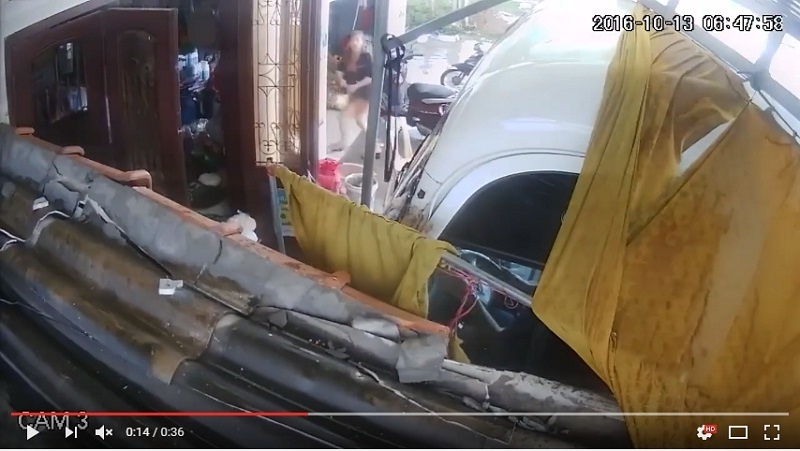 phat hoang vi xe tai quang binh lao thang vao khach