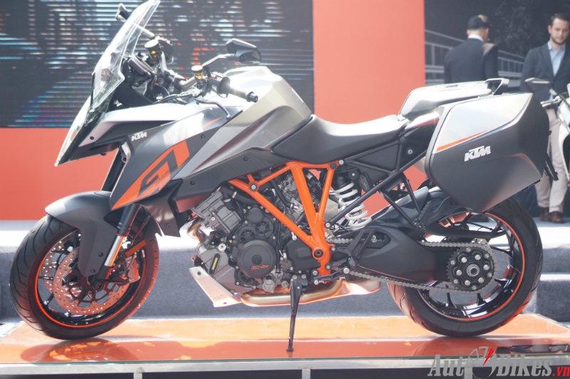 ktm 1290 super duke gt gia 690 trieu dong tai viet nam