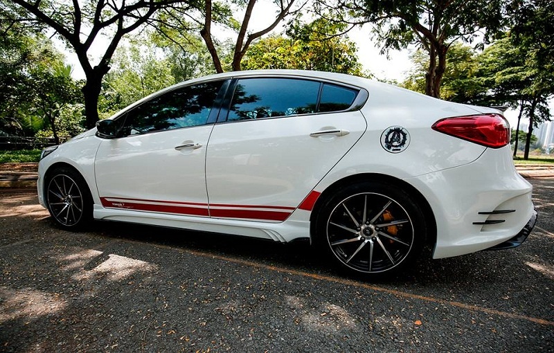 kia k3 lot xac voi goi do 90 trieu dong tai sai gon