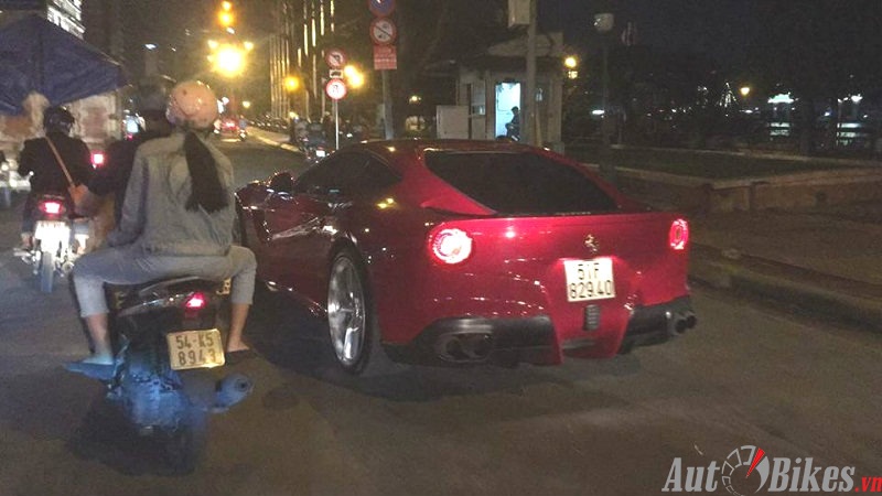 cuong do la tau sieu xe ferrari f12 berlinetta hang doc