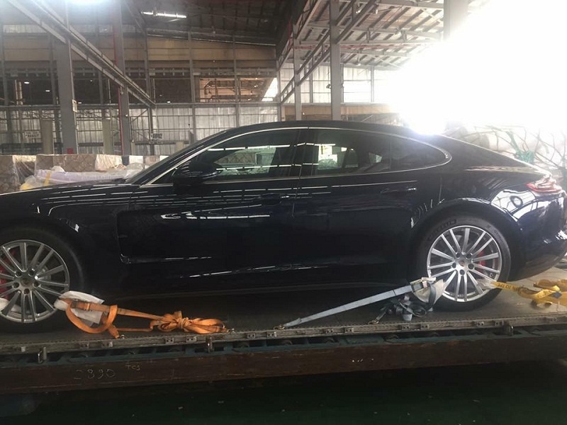 porsche panamera turbo 2017 lang le ve viet nam
