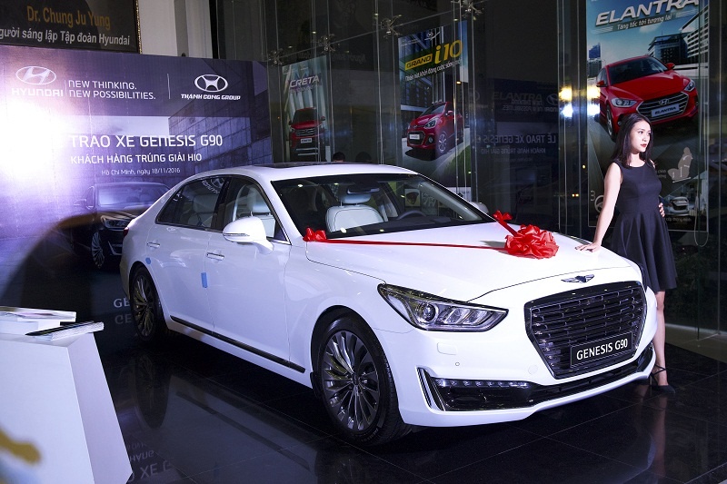 nu golf thu viet trung genesis g90