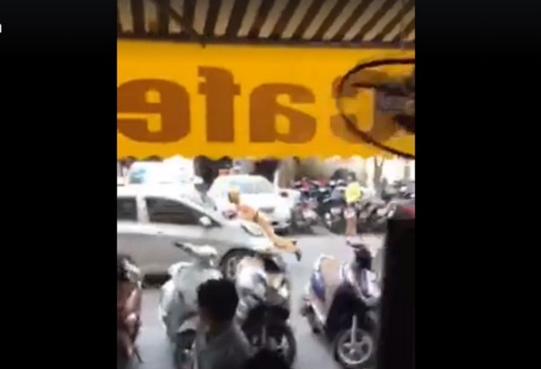 Tài xế tông cảnh sát rồi bỏ chạy tại Hà Nội tai xe tong canh sat roi bo chay tai ha noi