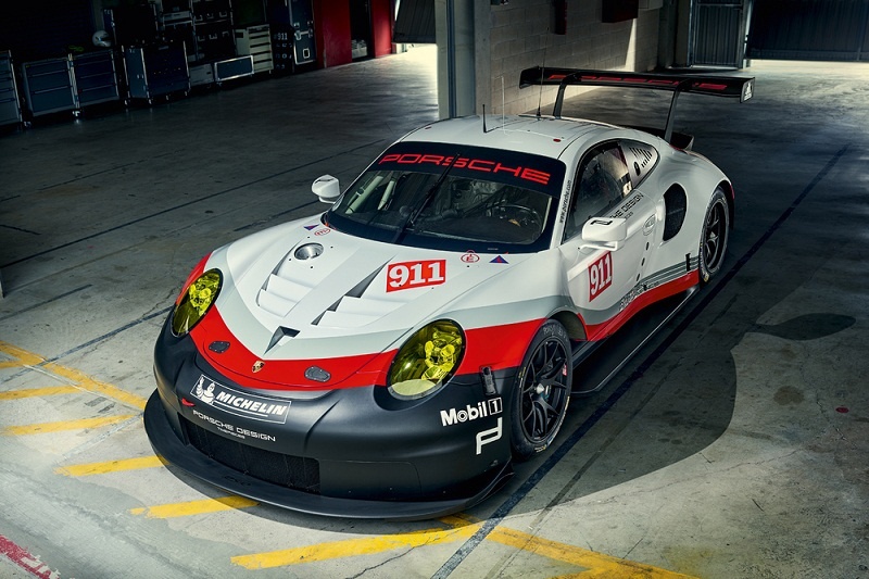 porsche 911 rsr 2017 se tranh tai tai truong dua le mans
