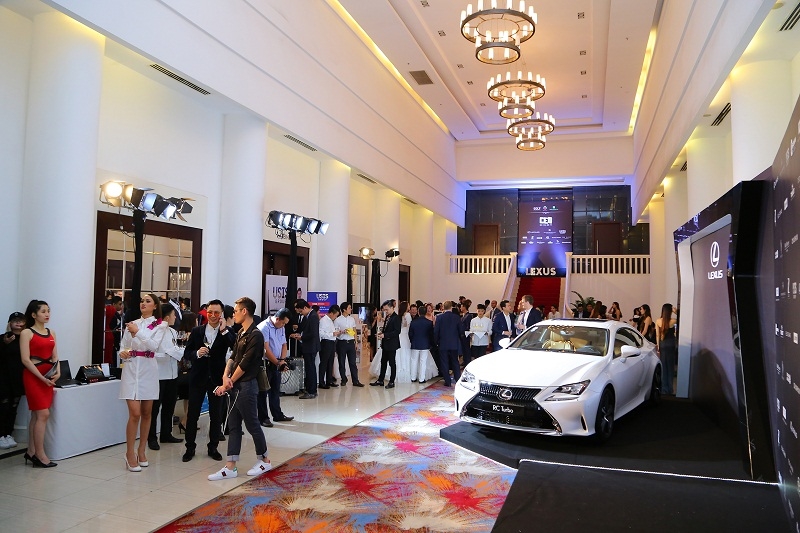 Lexus RC Turbo xuất hiện tại dạ tiệc CEO Night 2016 lexus rc turbo xuat hien tai da tiec ceo night 2016