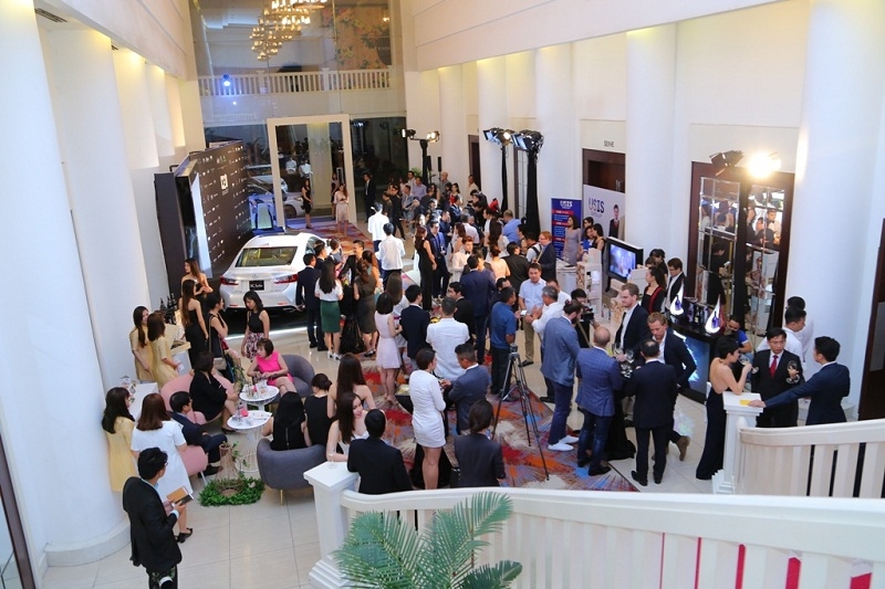 Lexus RC Turbo xuất hiện tại dạ tiệc CEO Night 2016 lexus rc turbo xuat hien tai da tiec ceo night 2016