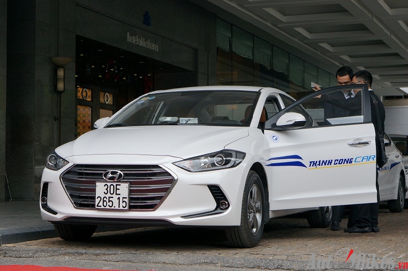 taxi 57 doi thu moi cua grab va uber tai ha noi