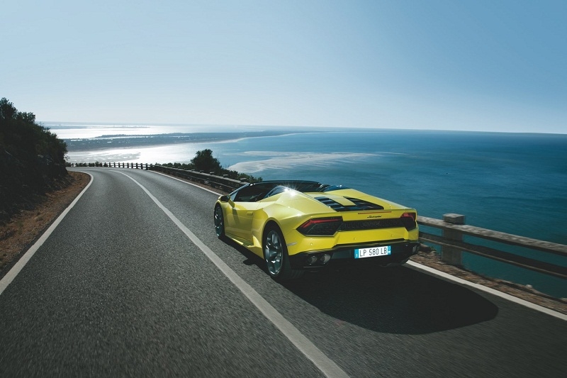 lamborghini huracan moi co gia tu 26 ty dong tai viet nam