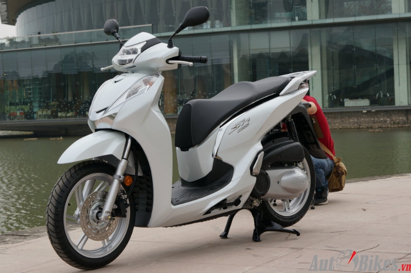 Honda SH300i 2016 có mặt tại Việt Nam giá 275 triệu đồng