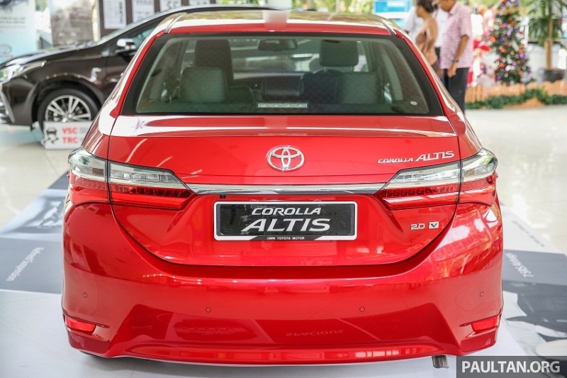 toyota corolla altis 2017 gia tu 623 trieu dong tai malaysia