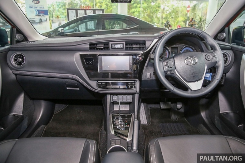 toyota corolla altis 2017 gia tu 623 trieu dong tai malaysia