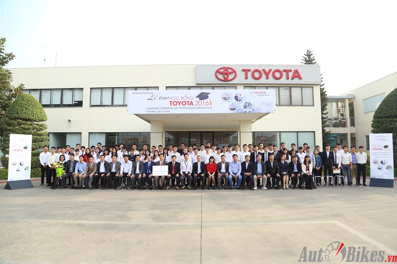 toyota tang gan 700 trieu cho 115 sinh vien xuat sac