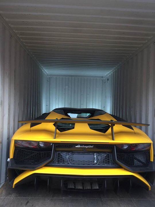 lamborghini aventador sv roadster dau tien ve viet nam