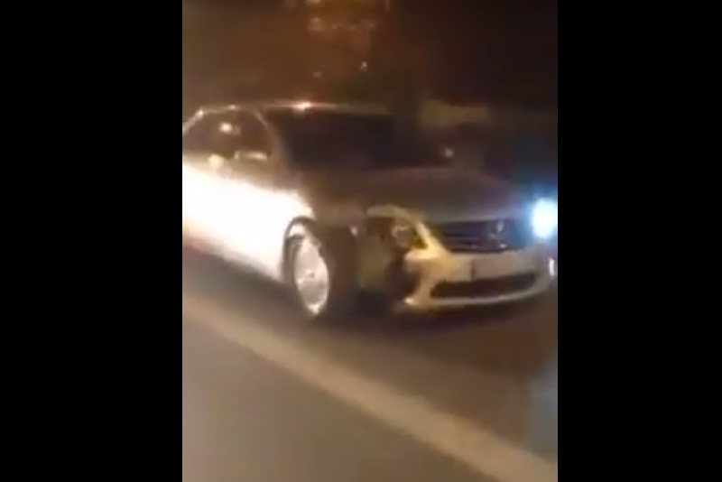 Toyota Camry gây tai nạn rồi bỏ chạy tại Hà Nội toyota camry gay tai nan roi bo chay tai ha noi