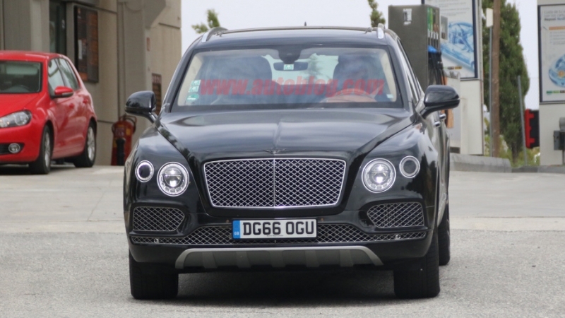 bentley bentayga se co them 2 phien ban trong nam 2018