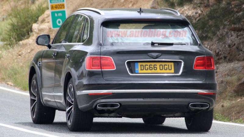 bentley bentayga se co them 2 phien ban trong nam 2018