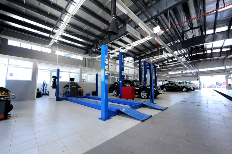 BMW đóng băng, Mercedes Benz thăng hoa tại Việt Nam bmw dong bang mercedes benz thang hoa tai viet nam