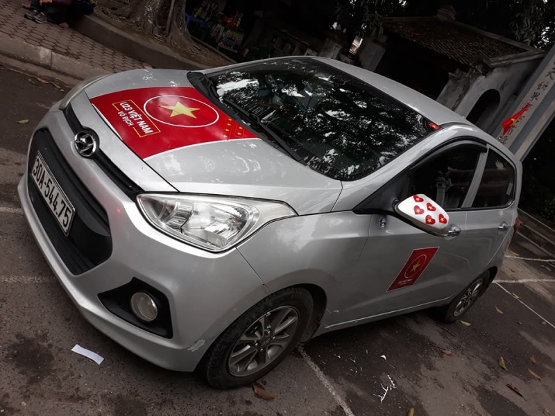 chum anh o to khap noi trang tri co vu u23 viet nam