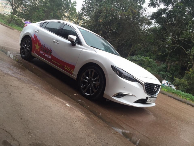 chum anh o to khap noi trang tri co vu u23 viet nam