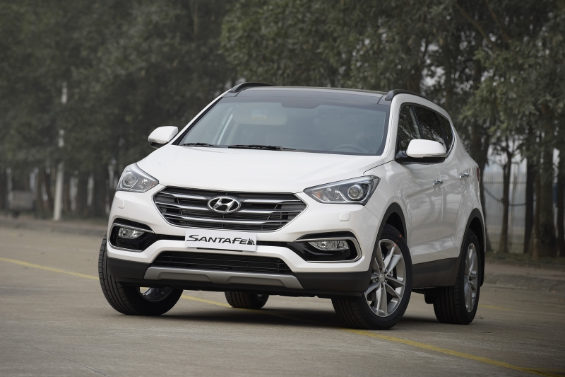 hyundai santa fe giam gia soc toi 230 trieu dong