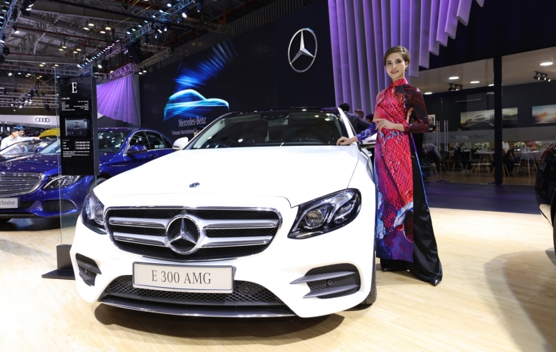 mercedes benz lap ky luc doanh so 60 thang lien tiep