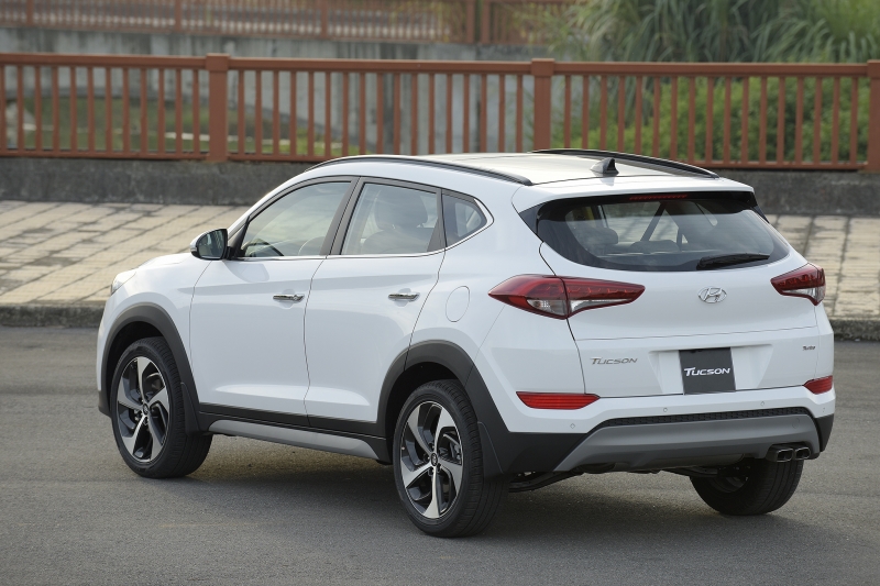 hyundai tucson 2017 giam gia soc toi 130 trieu dong