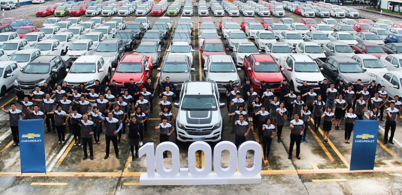 gm viet nam lap ky luc ban hon 10000 xe chevroletnam