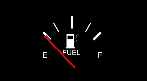 5 hieu lam khi do xang o to nen tranh