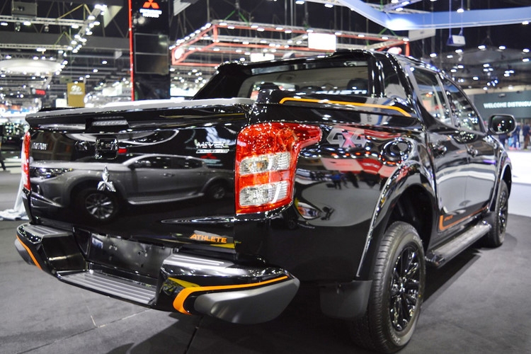 mitsubishi triton athlete gia tu 6125 trieu dong