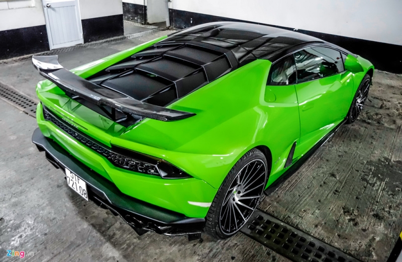 Siêu xe Lamborghini Huracan độ dưới hầm để xe ở Sài Gòn sieu xe lamborghini huracan do duoi ham de xe o sai gon
