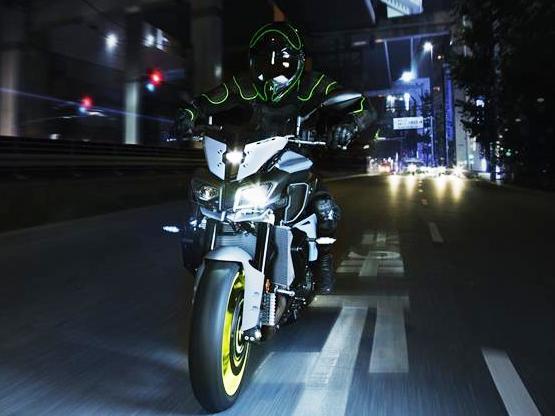 yamaha mt 10 tang suc nong phan khuc 1000cc