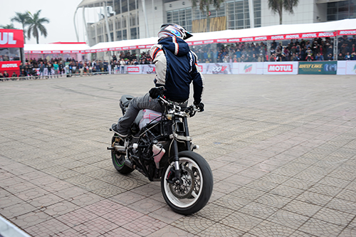 Biker Việt tranh tài môtô mạo hiểm tại Hà Nội biker viet tranh tai moto mao hiem tai ha noi