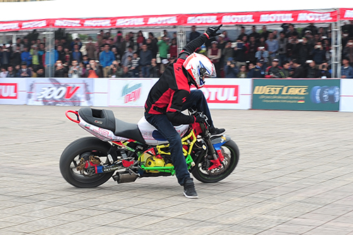 biker viet tranh tai moto mao hiem tai ha noi