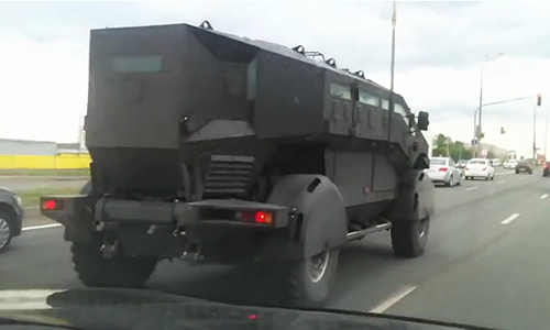 xe boc thep zil karatel quai vat batmobile cua nga