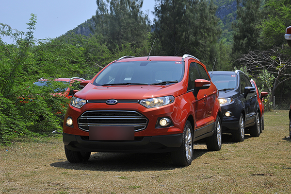 top 10 xe thang 4 mazda3 lan dau vuot 1000 xethang